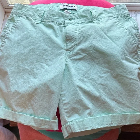 Old Navy Women's Light Green Bermudas - Picture 1 of 3